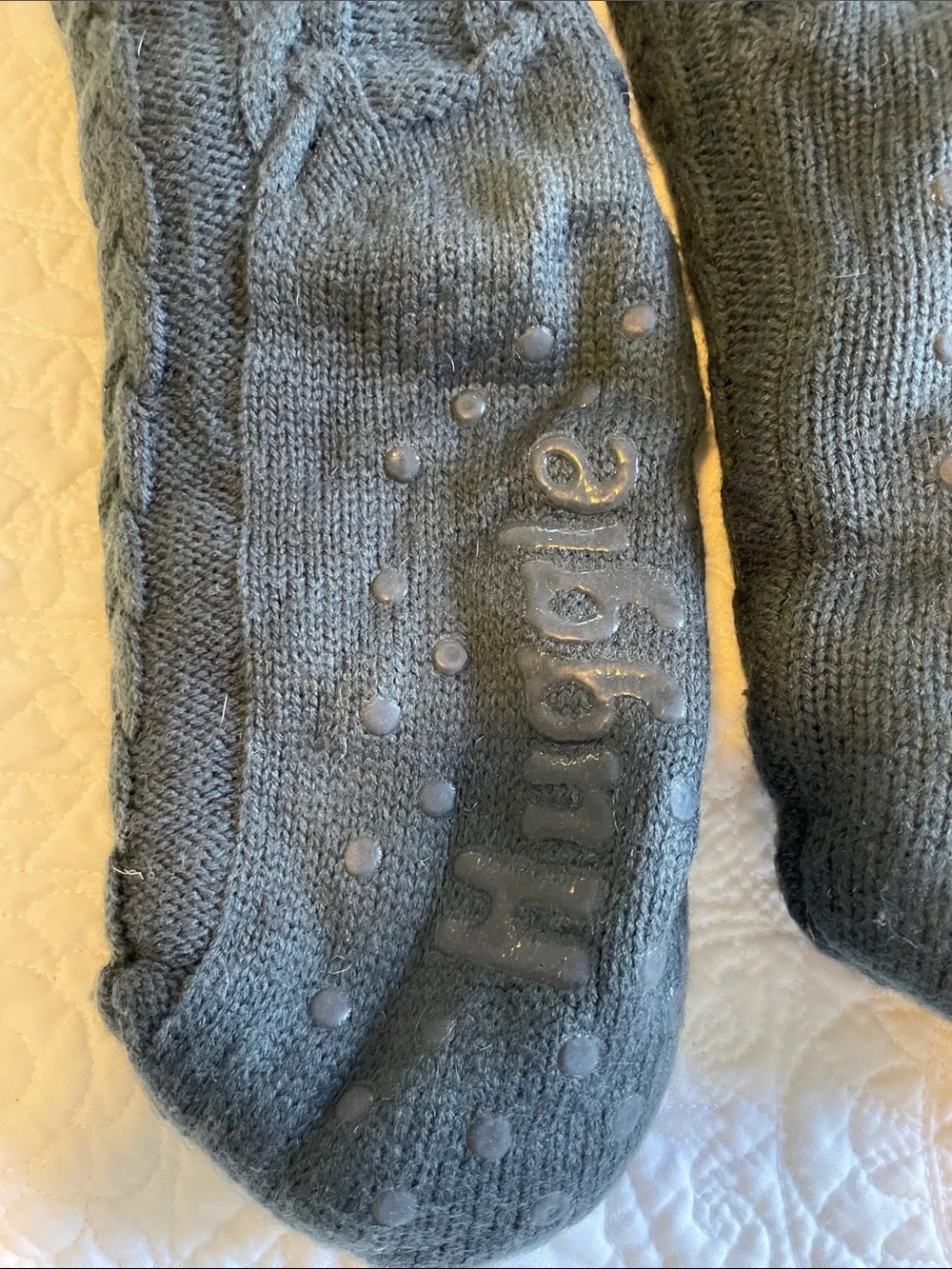 HUGGLE Plush-Lined Cable Knit Gripper Socks in Dark Gray